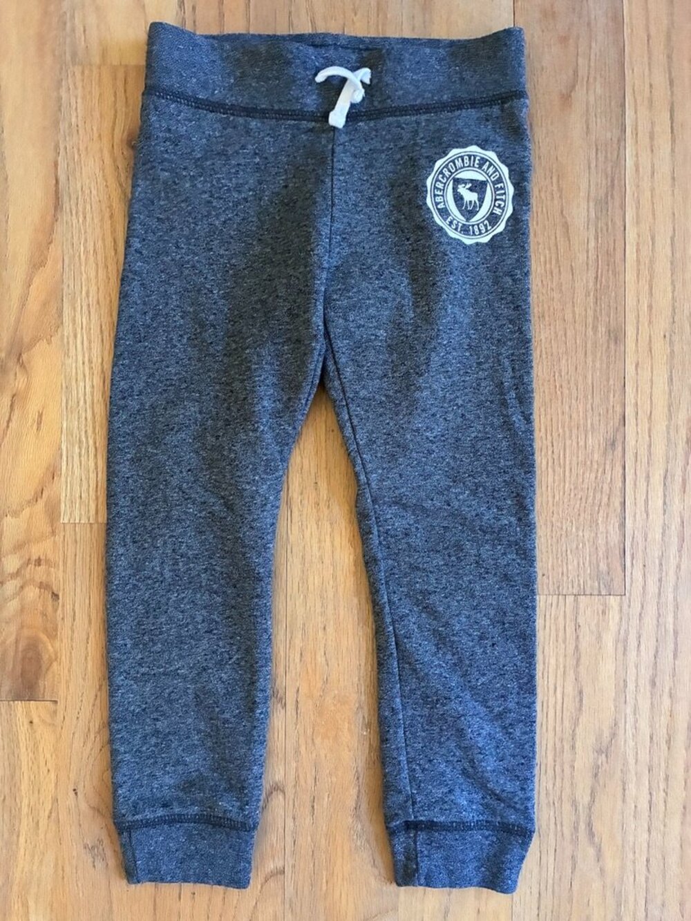 Abercrombie Kids Boys Gray Crest Logo Fleece Jogger Sweatpants 5/6
